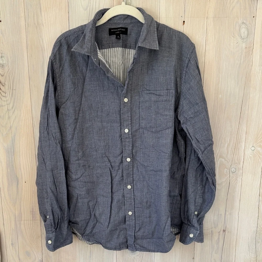 Banana Republic Men’s Button Down Shirt Size M